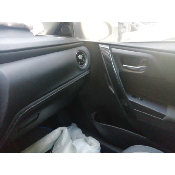 toyota auris touring sports (e18) del año 2016