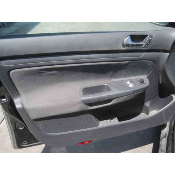 volkswagen golf v berlina (1k1) del año 2007