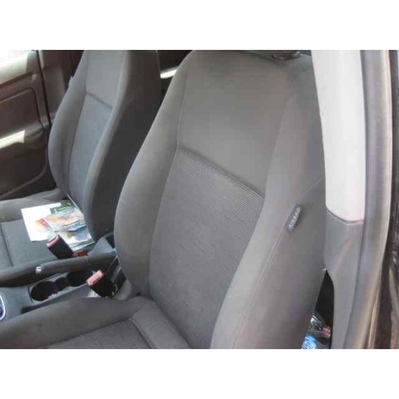 volkswagen golf v berlina (1k1) del año 2007