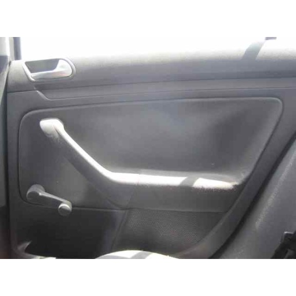 volkswagen golf v berlina (1k1) del año 2007