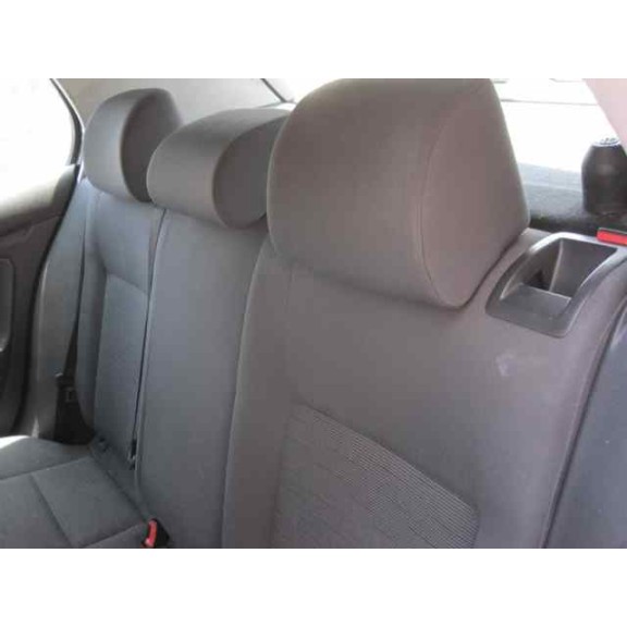 volkswagen golf v berlina (1k1) del año 2007