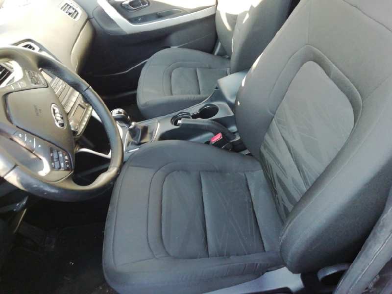 Recambio de juego asientos completo para kia cee´d concept referencia OEM IAM  5 PUERTAS 