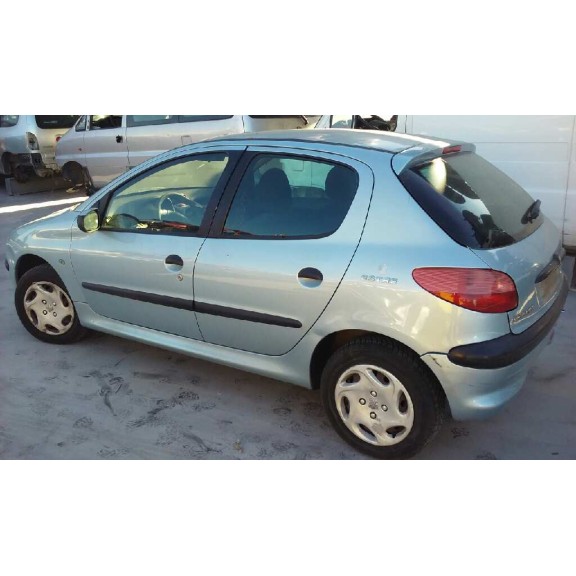 peugeot 206 berlina del año 2001