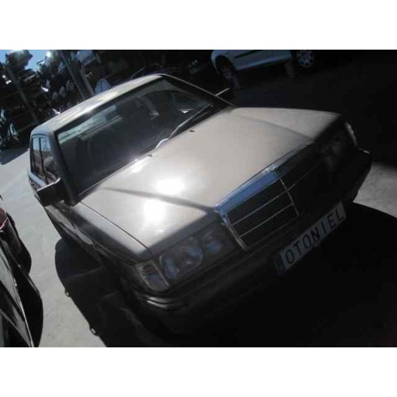mercedes-benz clase c (w201) berlina del año 1990