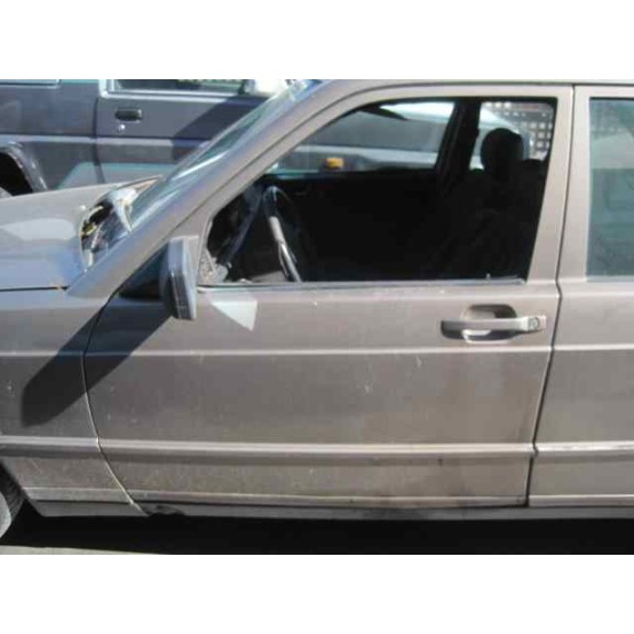 mercedes-benz clase c (w201) berlina del año 1990