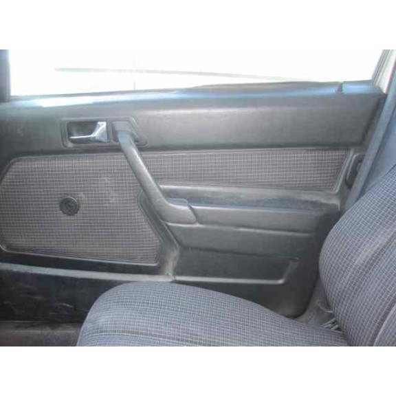 mercedes-benz clase c (w201) berlina del año 1990