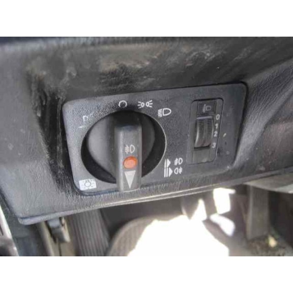 mercedes-benz clase c (w201) berlina del año 1990