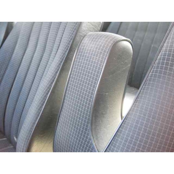 mercedes-benz clase c (w201) berlina del año 1990