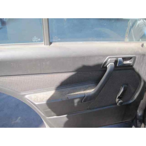 mercedes-benz clase c (w201) berlina del año 1990