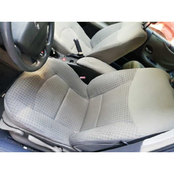 renault laguna ii (bg0) del año 2003