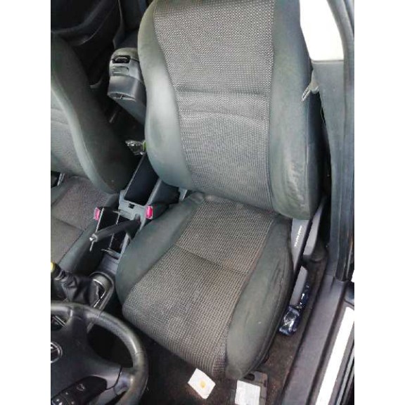 toyota avensis wagon (t25) del año 2006