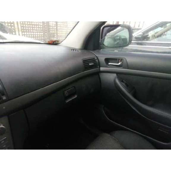 toyota avensis wagon (t25) del año 2006