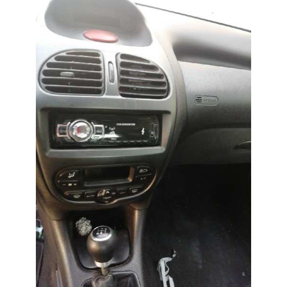 peugeot 206 berlina del año 2003