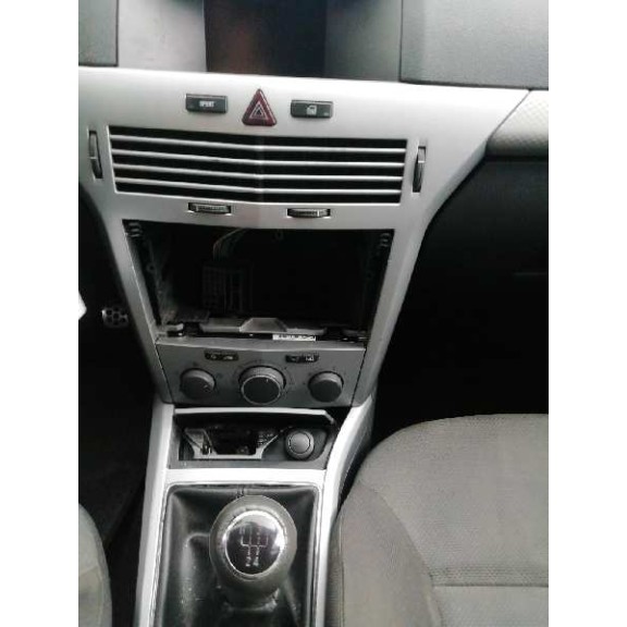 opel astra gtc del año 2005