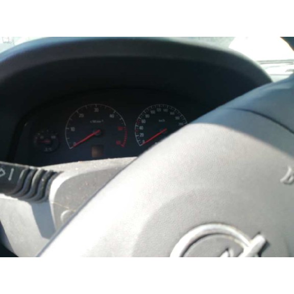 opel vectra c berlina del año 2003