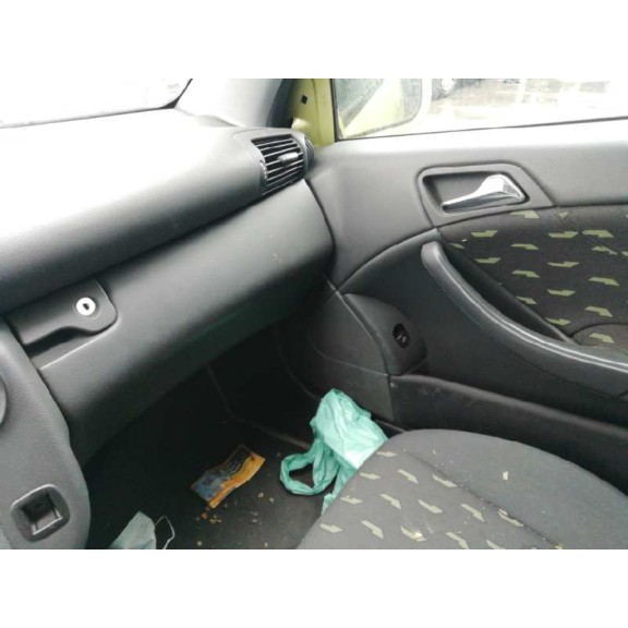 mercedes-benz clase c (w203) sportcoupe del año 2002