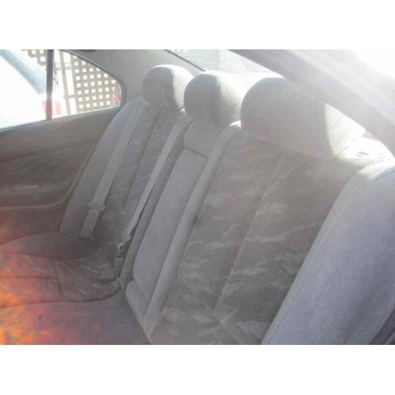 mitsubishi galant berlina (ea0) del año 2000