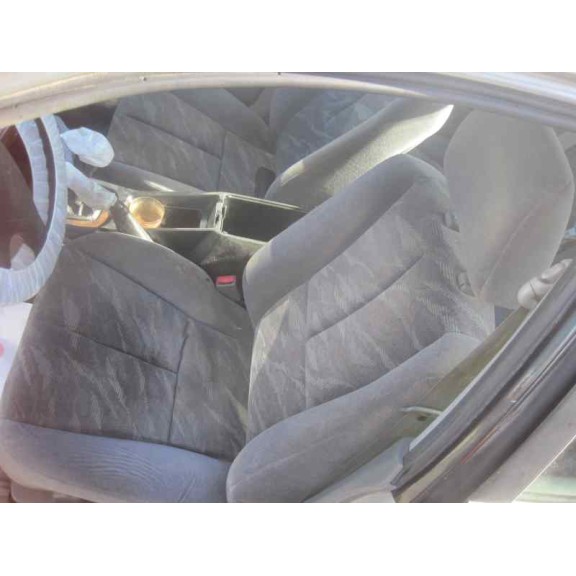 mitsubishi galant berlina (ea0) del año 2000