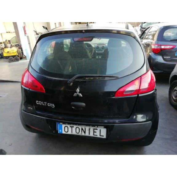 mitsubishi colt berlina 3 (cz) del año 2006