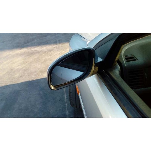 opel vectra c berlina del año 2002