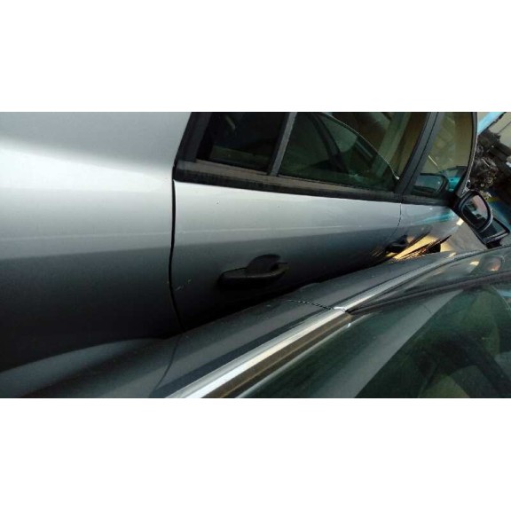 opel vectra c berlina del año 2002