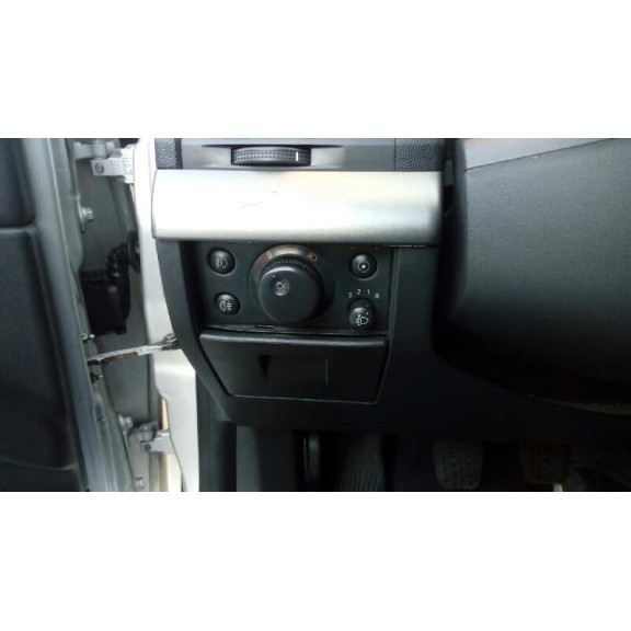 opel vectra c berlina del año 2002