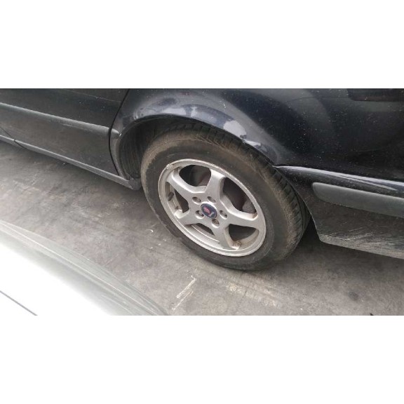 saab 9-3 berlina del año 2001