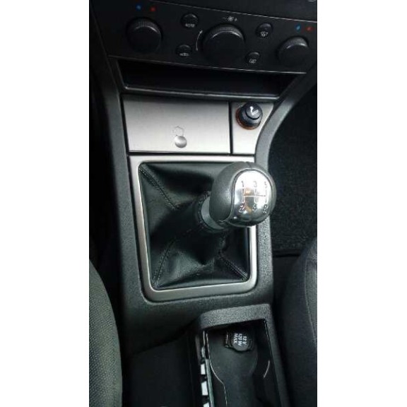 opel vectra c berlina del año 2002