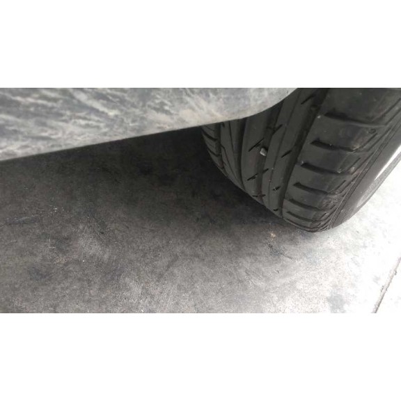 saab 9-3 berlina del año 2001