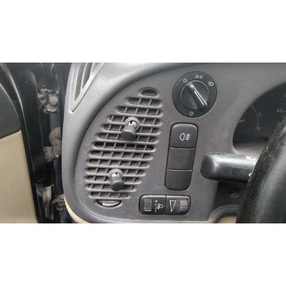 saab 9-3 berlina del año 2001