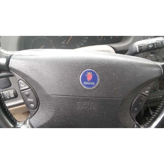 saab 9-3 berlina del año 2001