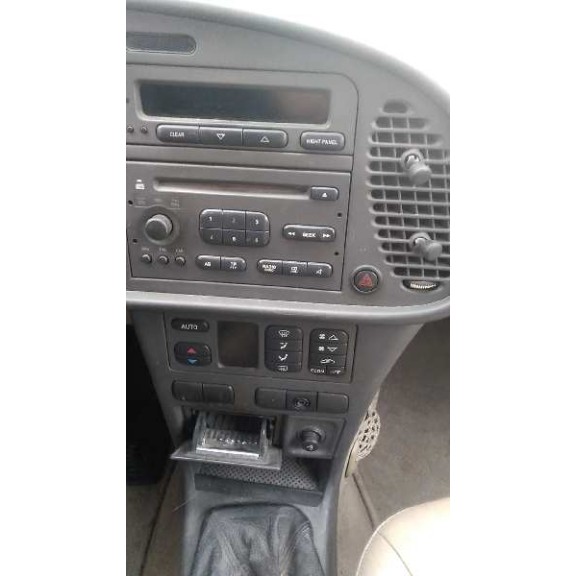 saab 9-3 berlina del año 2001