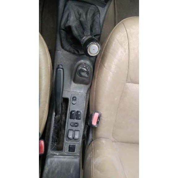 saab 9-3 berlina del año 2001