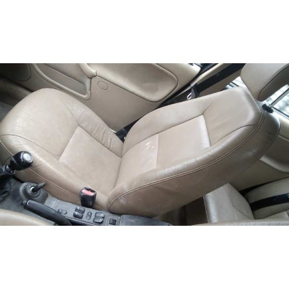 saab 9-3 berlina del año 2001