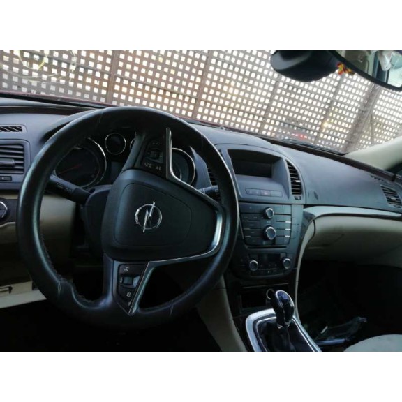 opel insignia berlina del año 2010