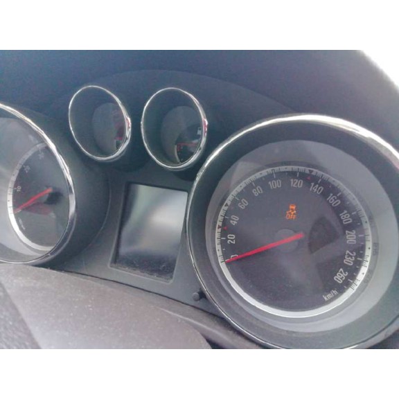 opel insignia berlina del año 2010