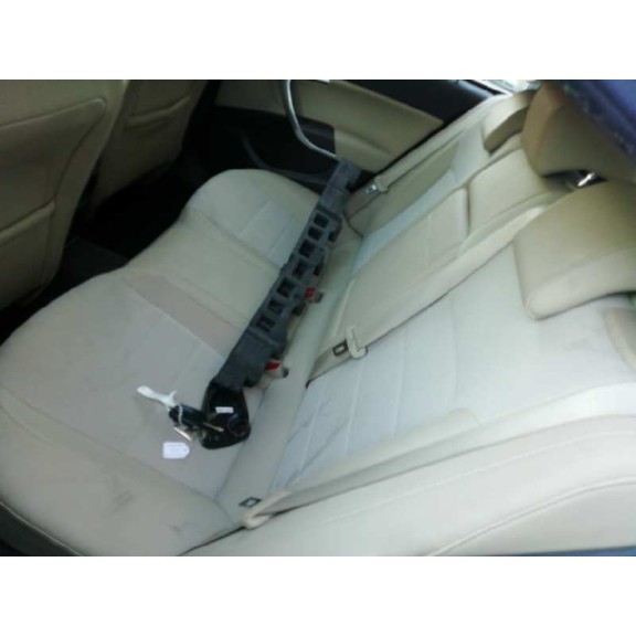 opel insignia berlina del año 2010