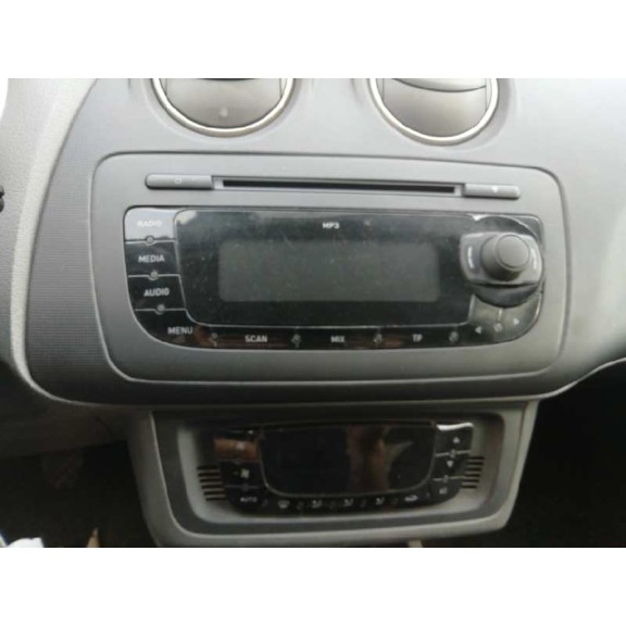 seat ibiza (6j5) del año 2008