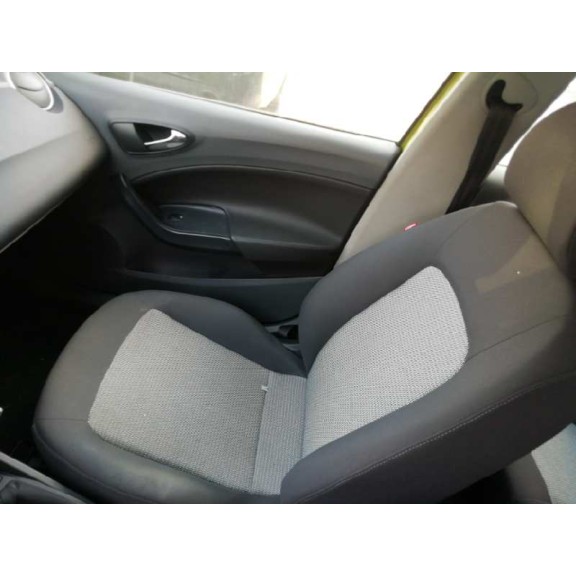 seat ibiza (6j5) del año 2008