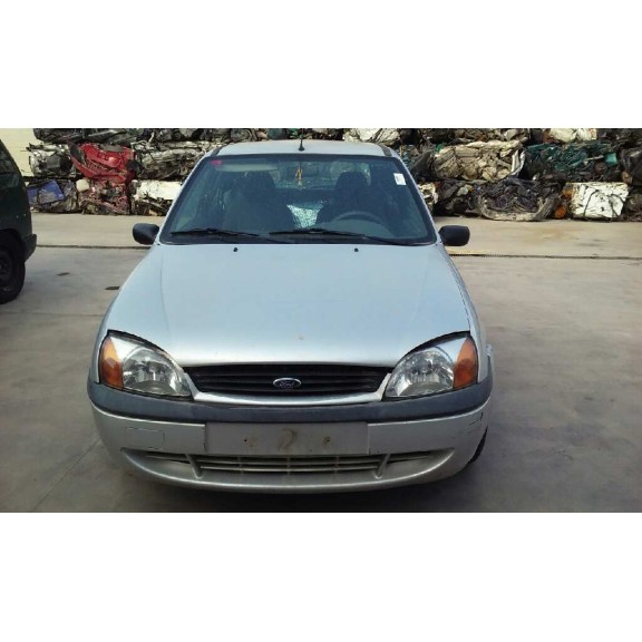 ford fiesta berlina del año 1999