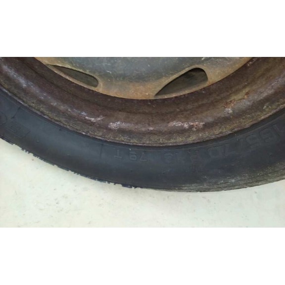 ford fiesta berlina del año 1999