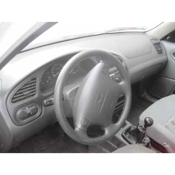 daewoo lanos del año 2002