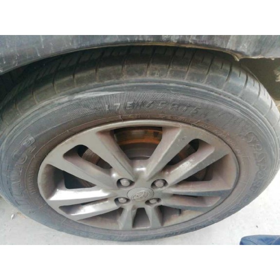 toyota yaris del año 2014