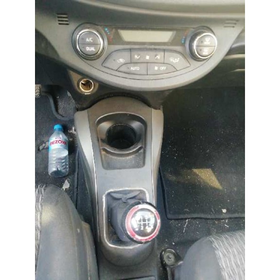 toyota yaris del año 2014