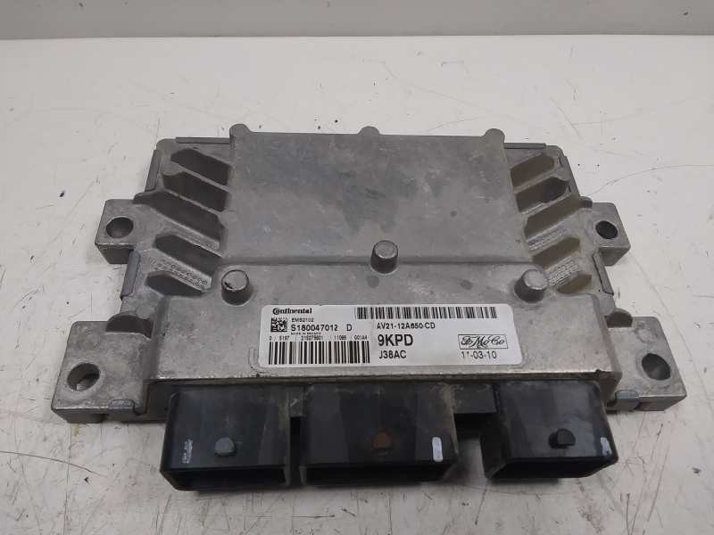 Recambio de centralita motor uce para ford fiesta (cb1) ambiente referencia OEM IAM AV2112A650CD  