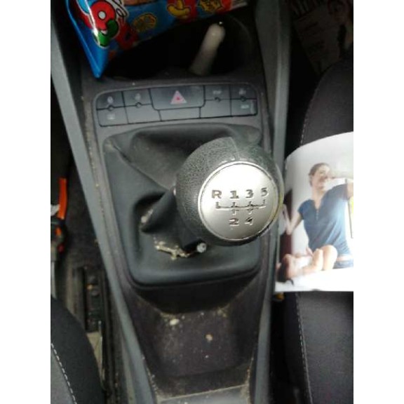 seat ibiza (6j5) del año 2010