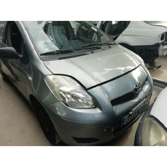 toyota yaris del año 2011