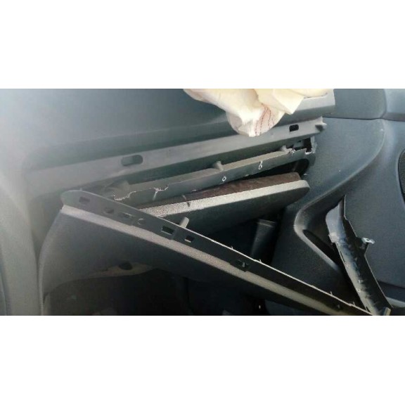 volkswagen golf v berlina (1k1) del año 2006