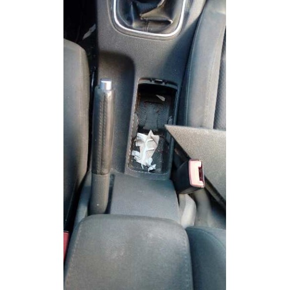 volkswagen golf v berlina (1k1) del año 2006