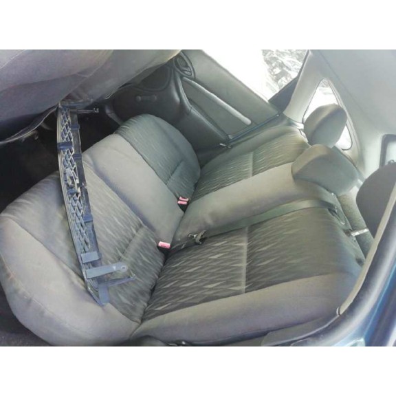 ford focus berlina (cak) del año 2003